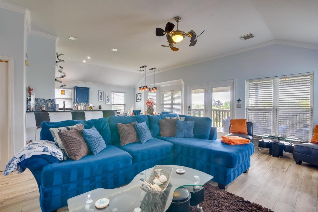 Galveston Escape With Entertainment Patio And Deck! Villa Exterior photo